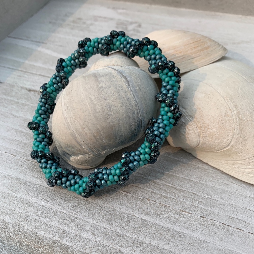 Aqua twist crocheted bracelet - Picture 2 of 4